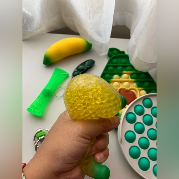 Fidget toy lot - Picture 4 of 9